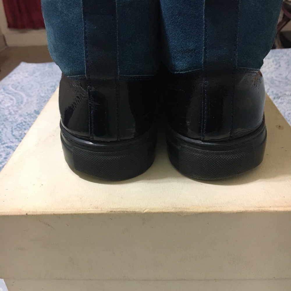 SHOES - Picture 3 of 6